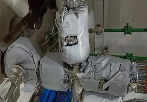 高溫管道<a href=http://www.0277509.cn/e/tags/?tagname=%E4%BF%9D%E6%B8%A9%E9%9A%94%E7%83%AD target=_blank class=infotextkey>保溫隔熱</a>衣